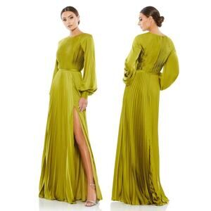 Ieena for Mac Duggal 26590 Pleated Gown Long Sleeve Formal Gala Prom Green Sz 4